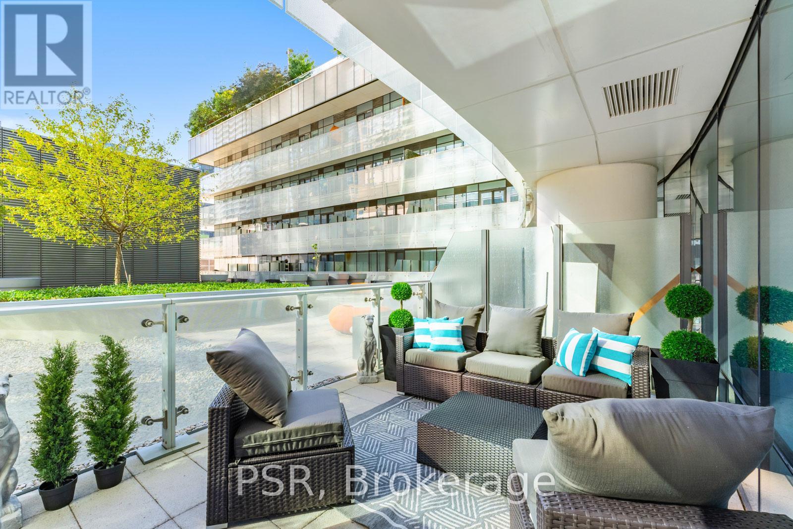 303 1 Bloor St E, Toronto, ON M4W 0A8
