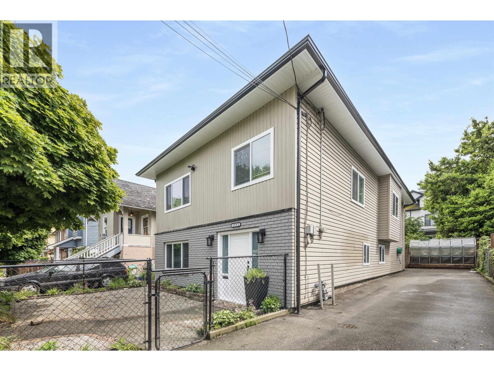 2062 E 35th Ave, Vancouver, BC V5P 1B9