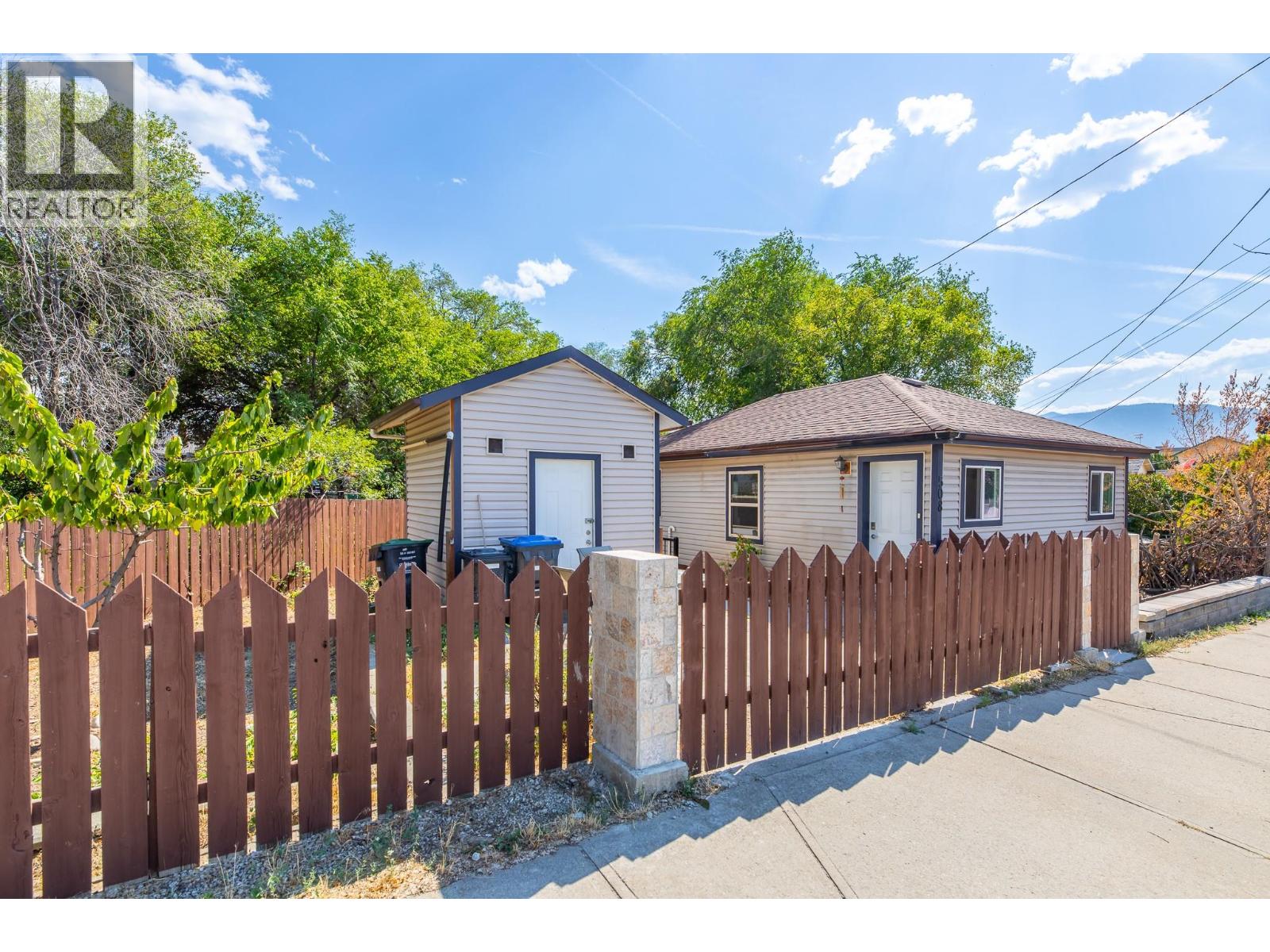 508 Eckhardt Ave E, Penticton, BC V2A 1Z8