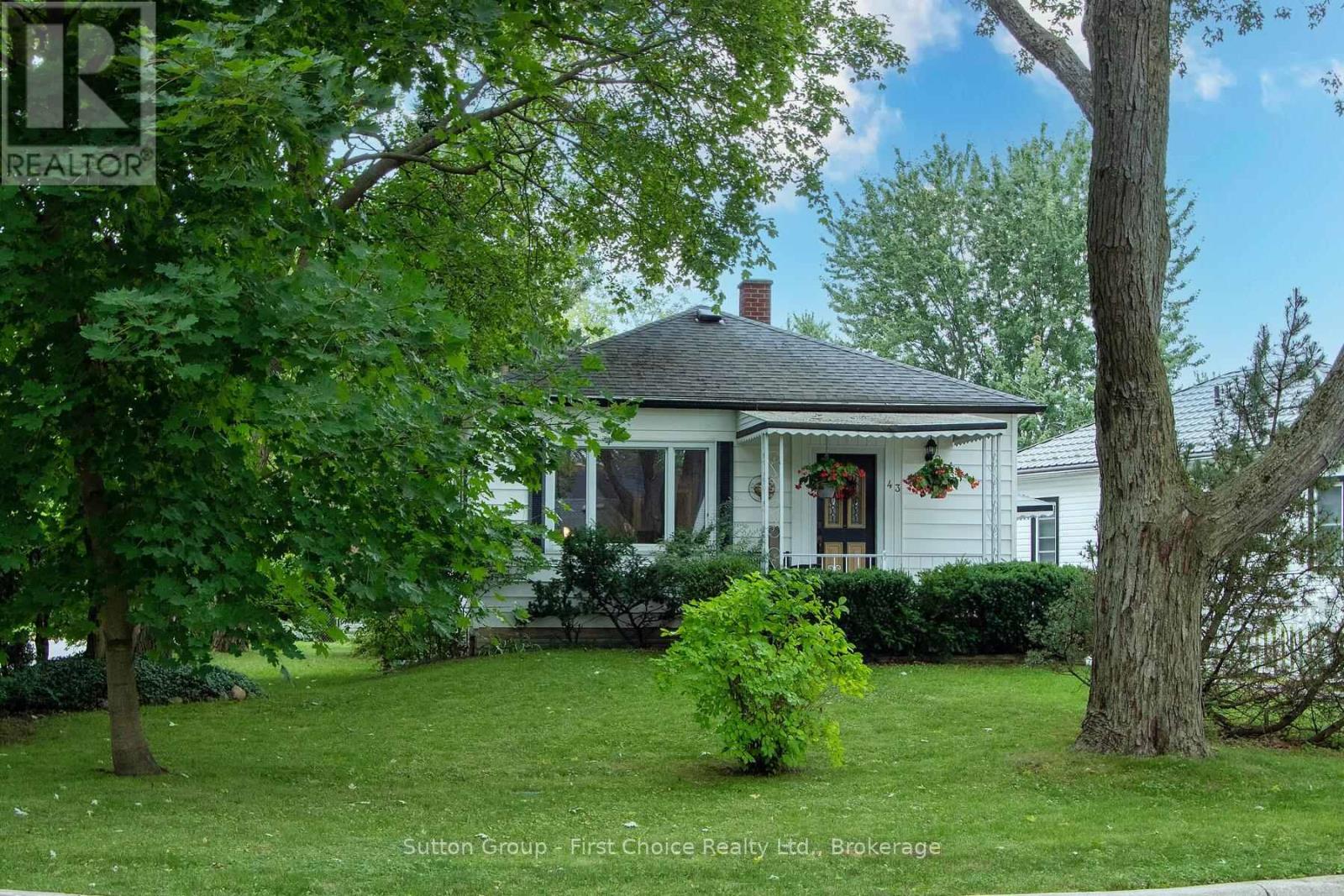 43 Normandy Dr, Stratford, ON N5A 6A4