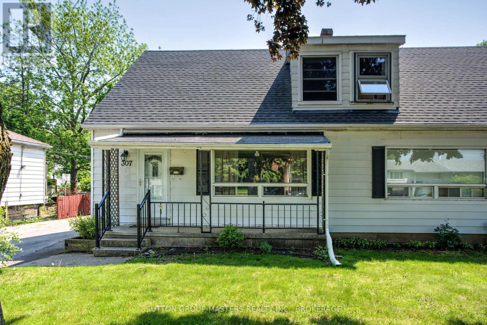 307 Palace Rd, Kingston, ON K7L 4T4