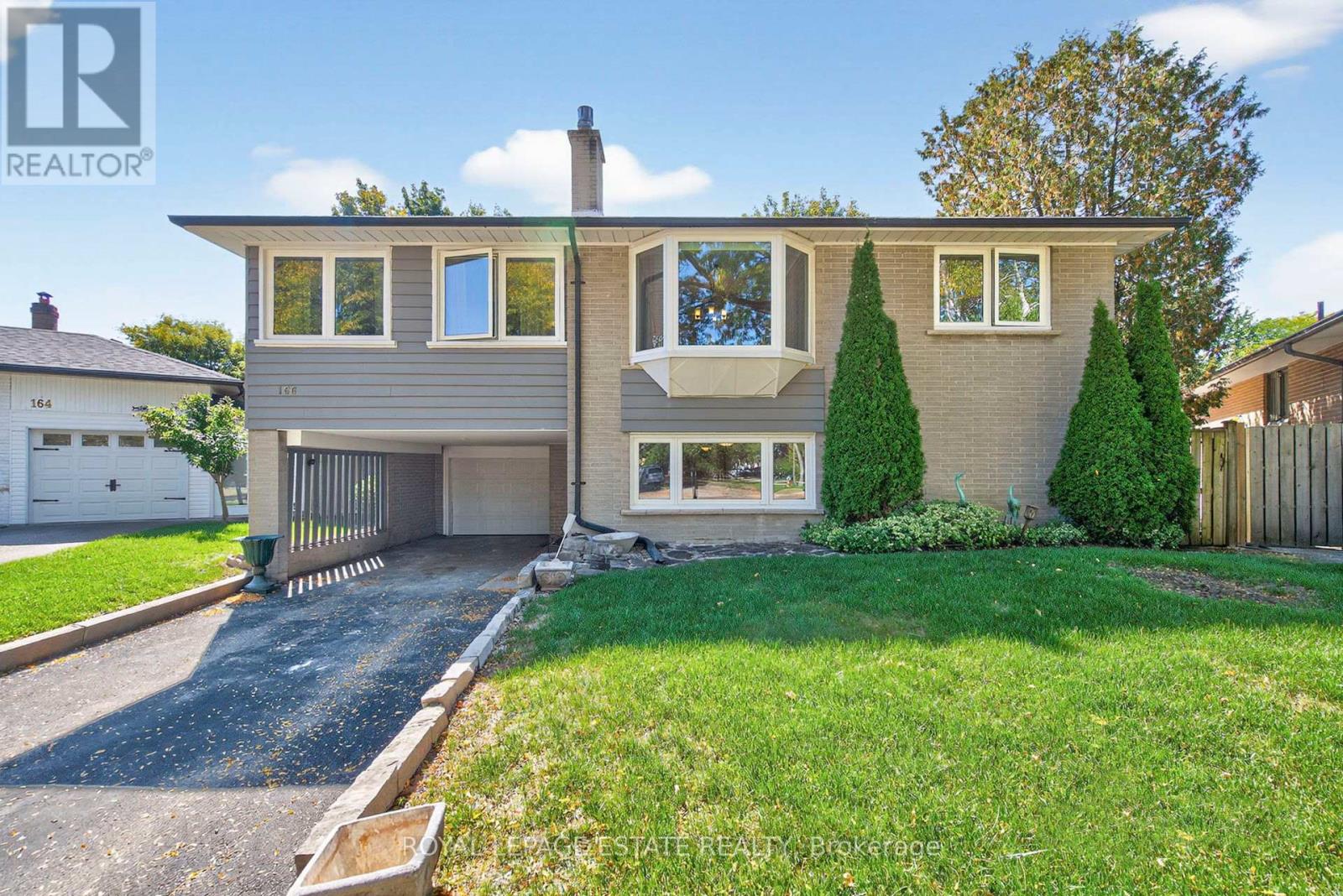166 Kenvale Ct, Richmond Hill, ON L4C 4S9