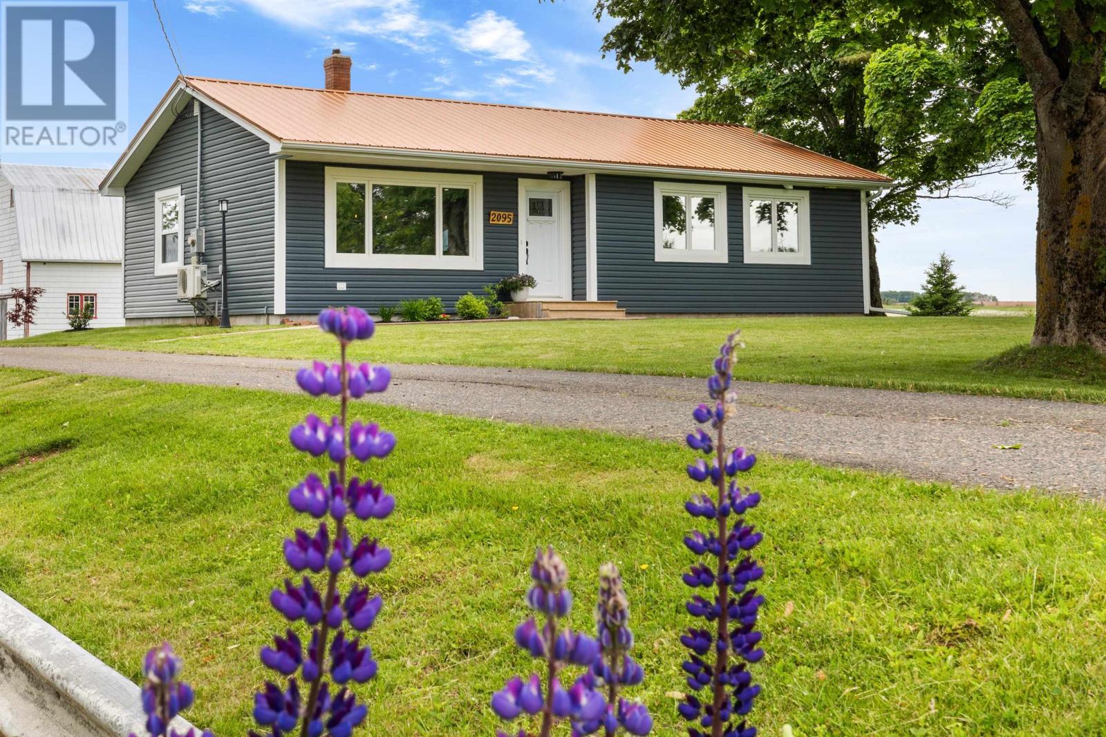 2095 N York River Rd, Warren Grove, PE C0A 1H5