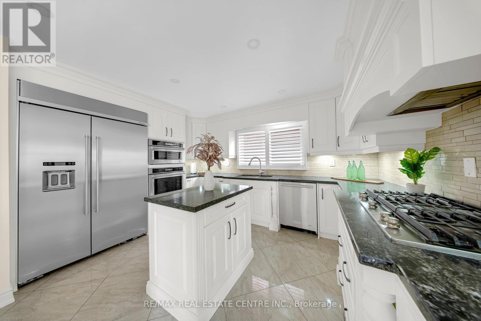 30 Oaklea Blvd, Brampton, ON L6Y 4G5