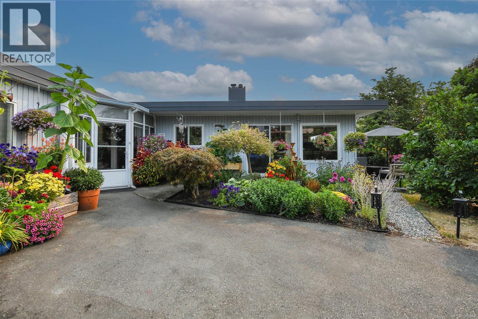 140 Beach Dr, Comox, BC V9M 1T6