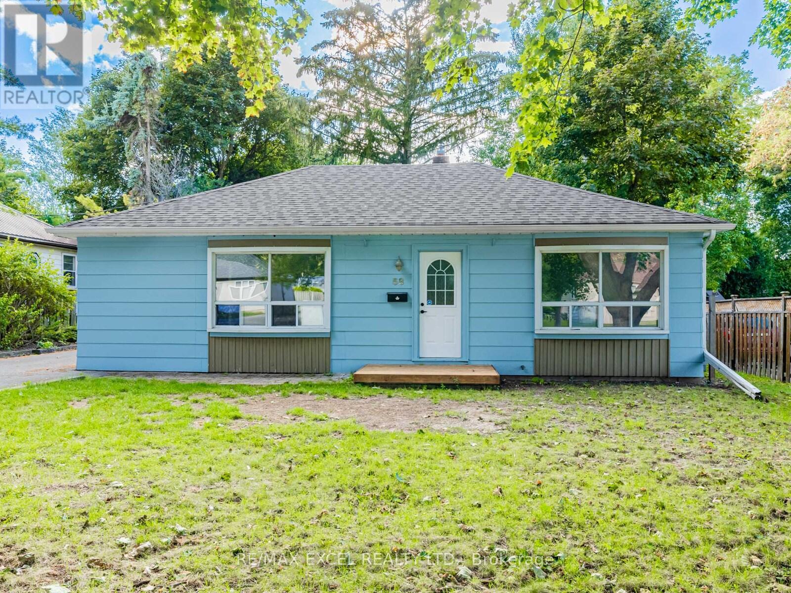 58 Howard Rd, Newmarket Huron Heights-leslie Valley, ON L3Y 3G7
