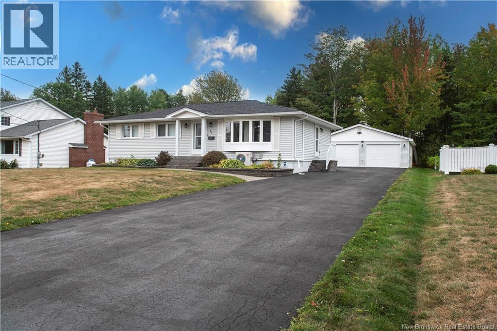 44 Woodlawn Ave, Moncton, NB E1E 2J9