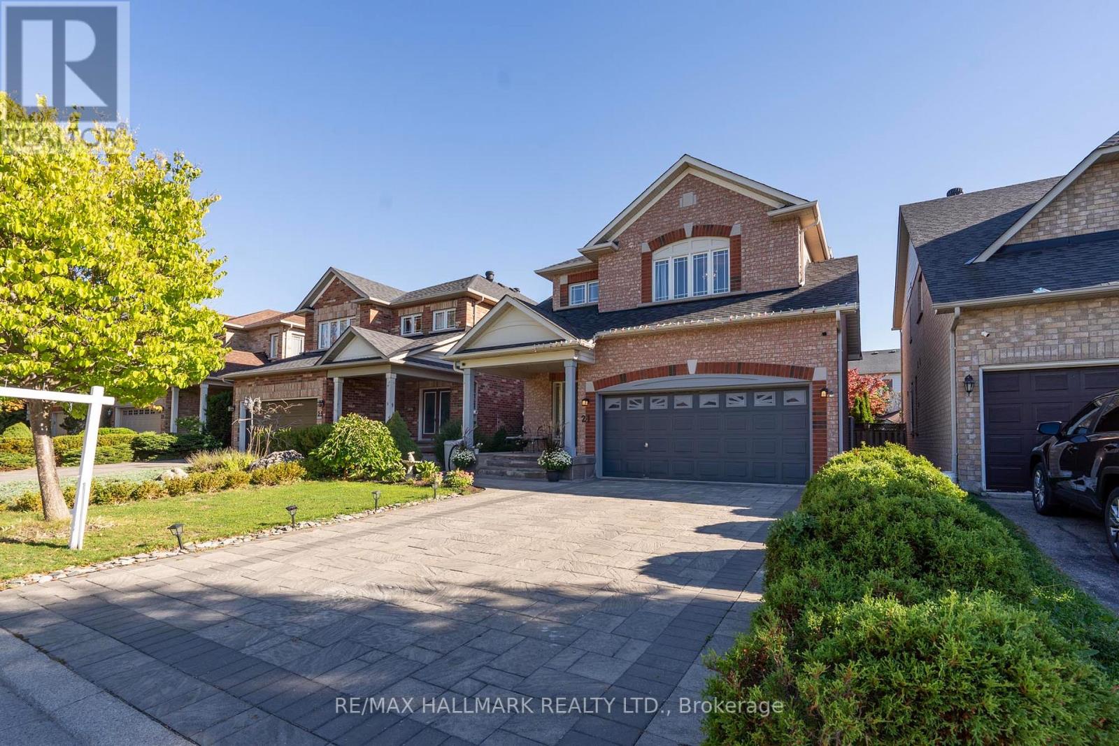 21 Brooks Ave, Aurora, ON L4G 7W2