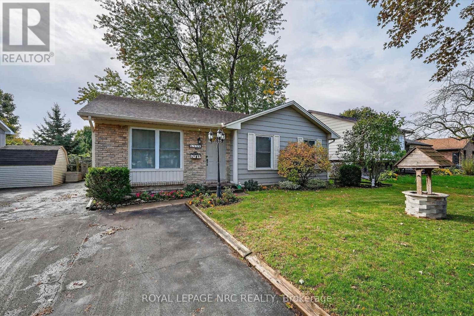 6556 Leawood Ct, Niagara Falls, ON L2G 7C3