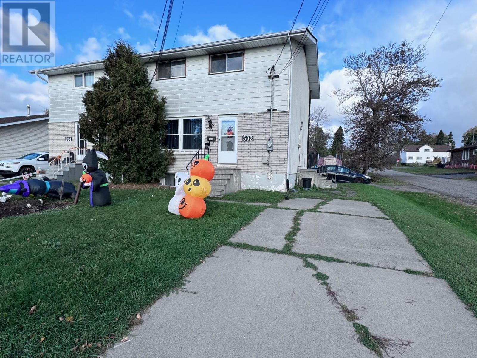 502 Strand Ave, Thunder Bay, ON P7B 5B1