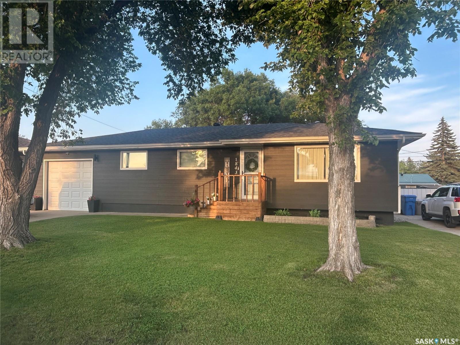 1843 Gibbs Rd, Estevan, SK S4A 1Y1