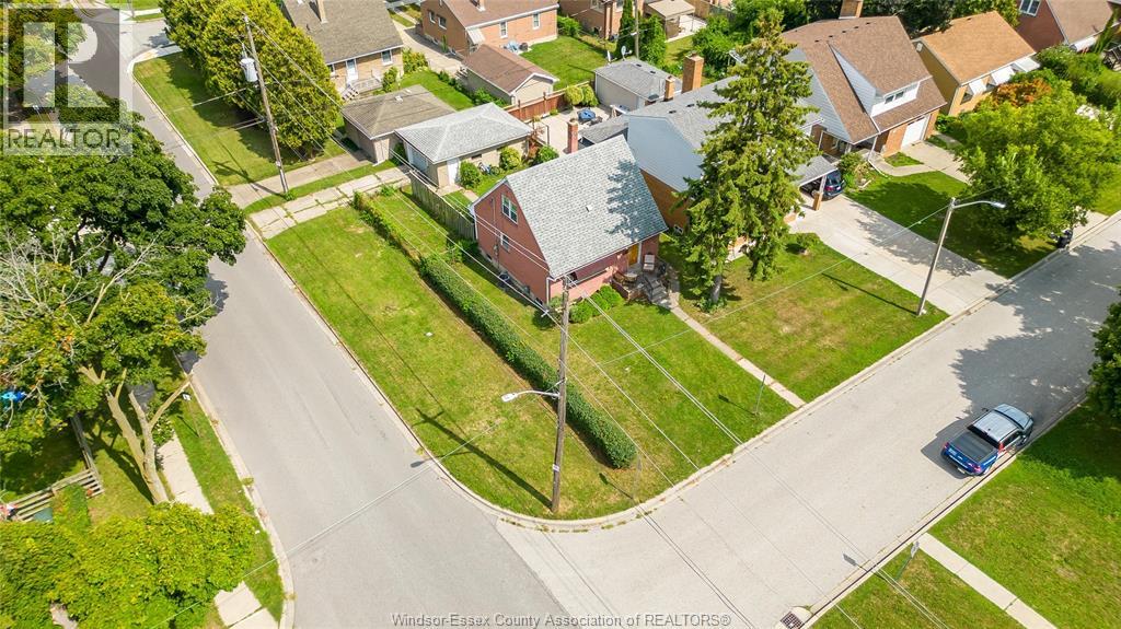 1104 Harrison Ave, Windsor, ON N9C 3J5