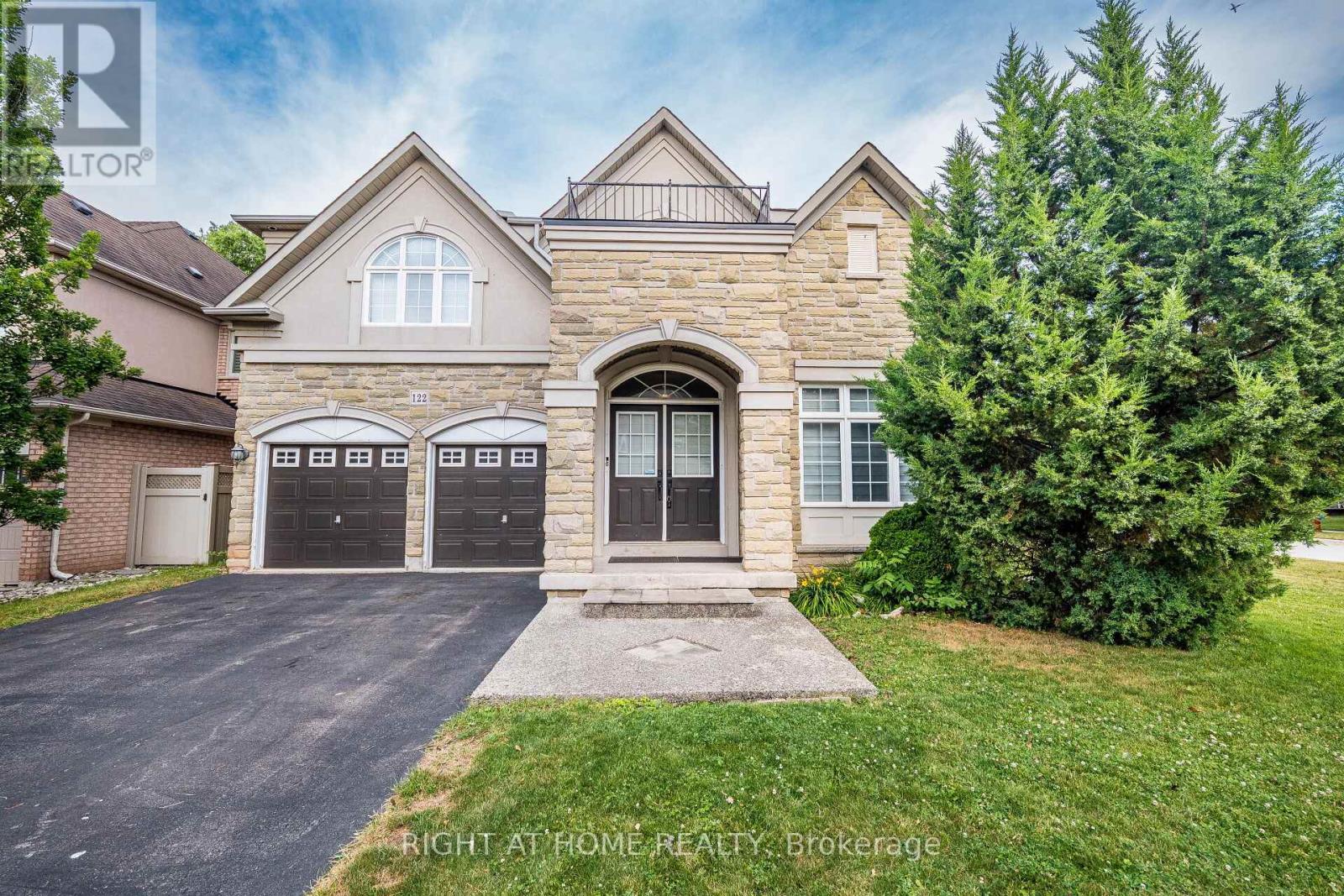 122 Spring Azure Cres, Oakville, ON L6L 6V8