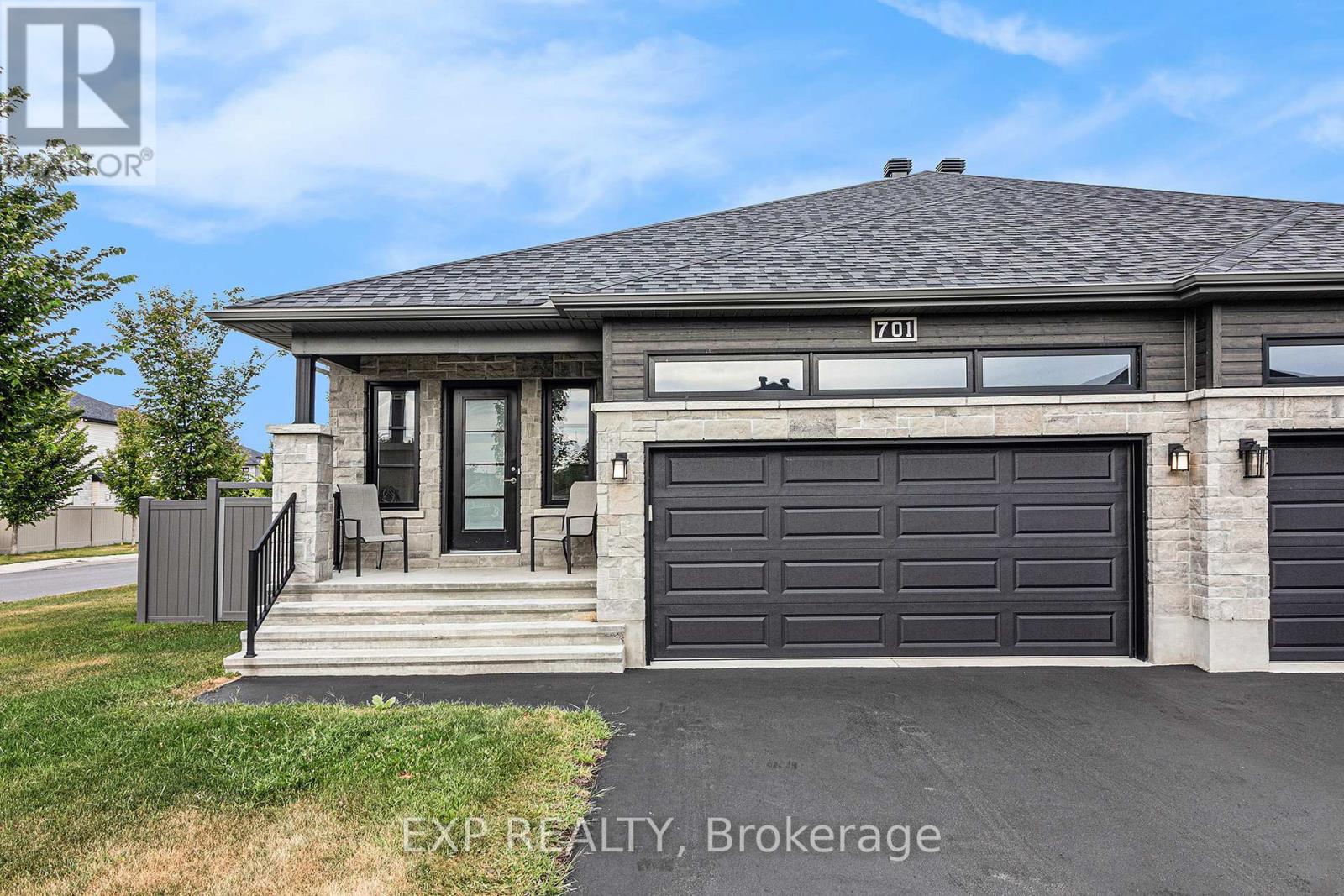 701 Azure St, Russell, ON K4R 0E5