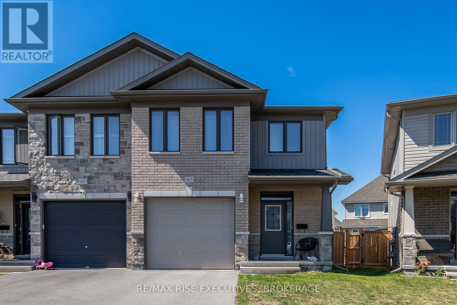 1425 Monarch Dr, Kingston, ON K7P 0R9
