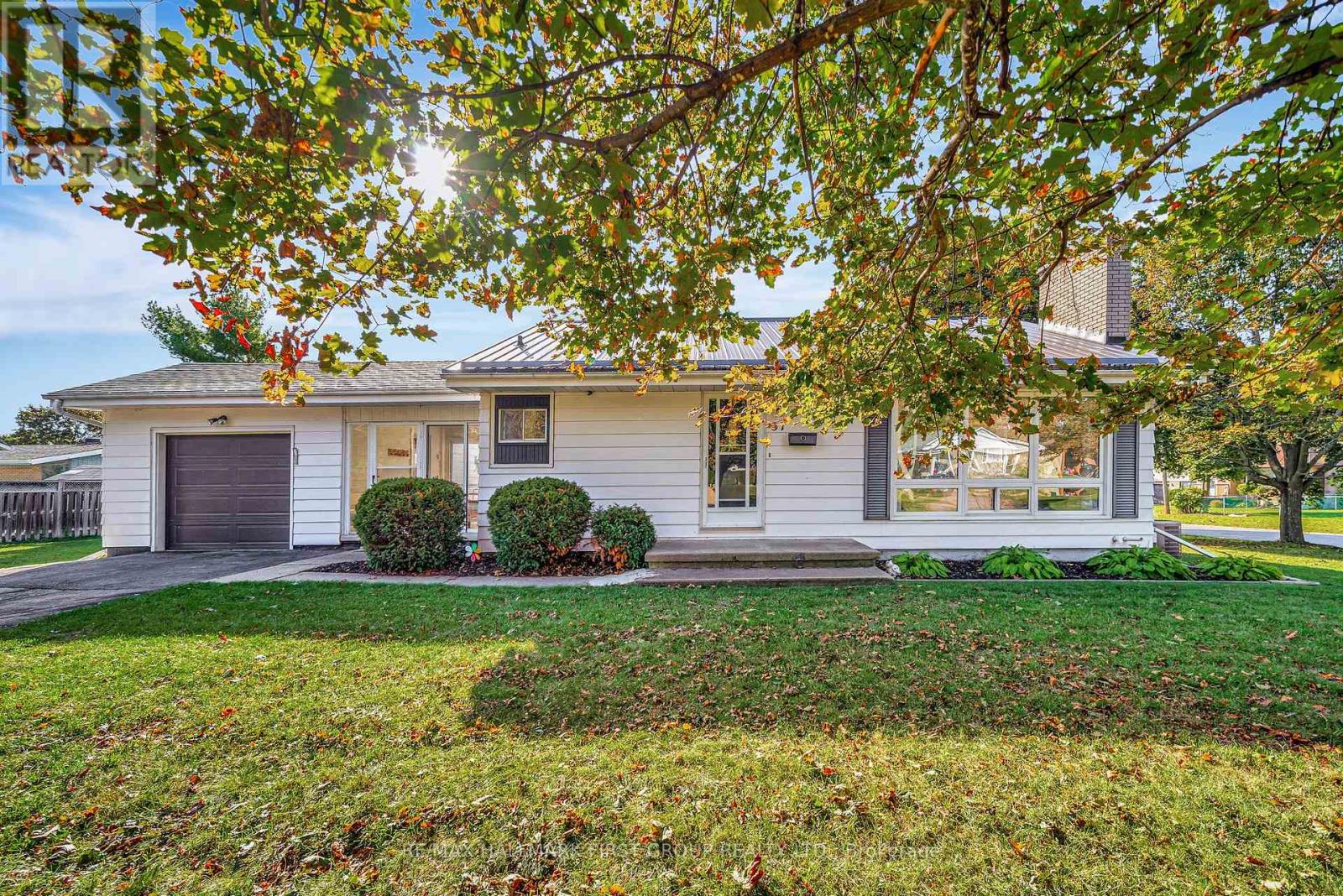 37 Elizabeth Cres, Belleville, ON K8N 1K7