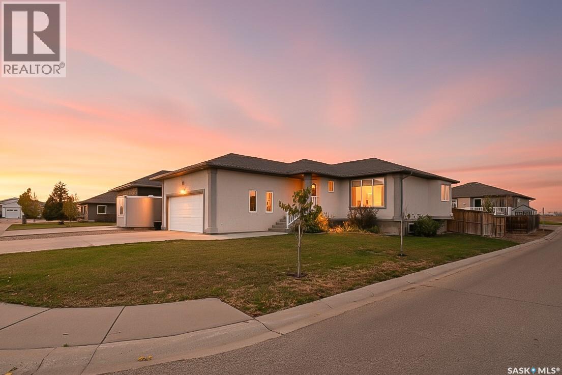 2 Belmont Cres, Moose Jaw, SK S6K 1C5