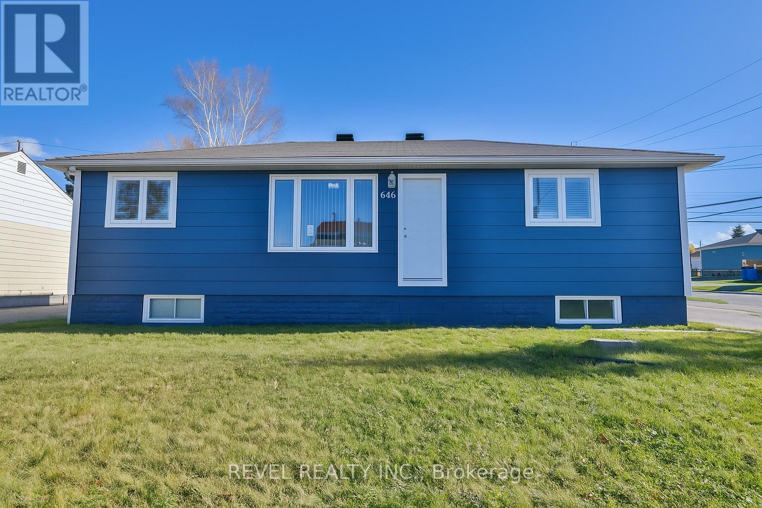 646 College St, Timmins, ON P4N 5J8