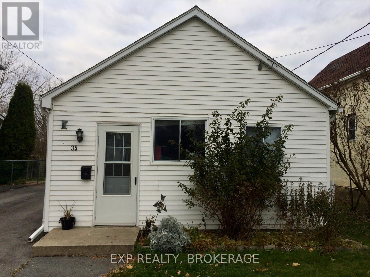 35 Maccauley St, Kingston, ON K7K 2V8