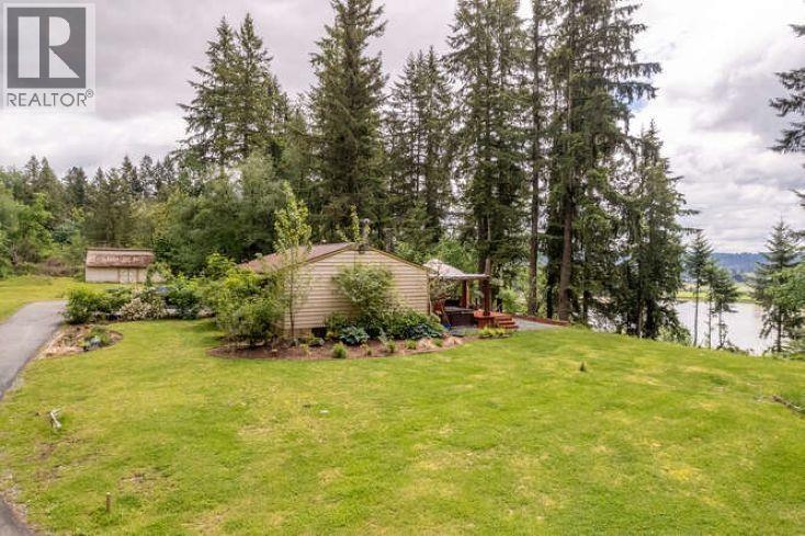 26521 Lougheed Hwy, Maple Ridge, BC V2W 1K2