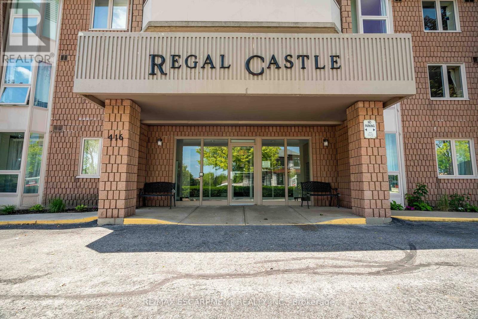 216 416 Limeridge Rd E, Hamilton, ON L9A 2S7