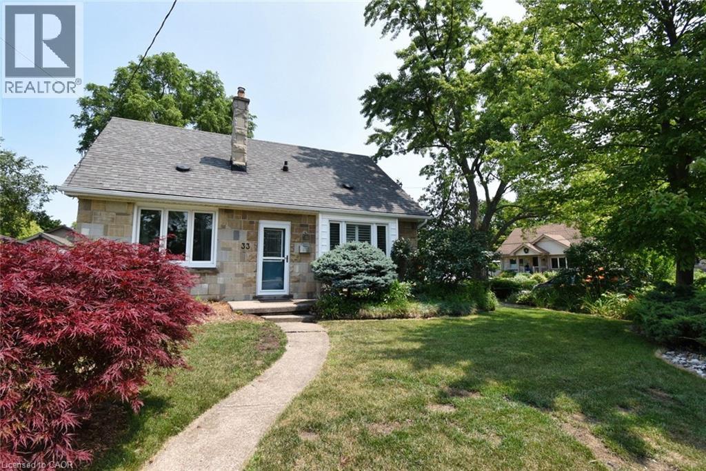 33 Wilmar Ct, Dundas, ON L9H 1H1