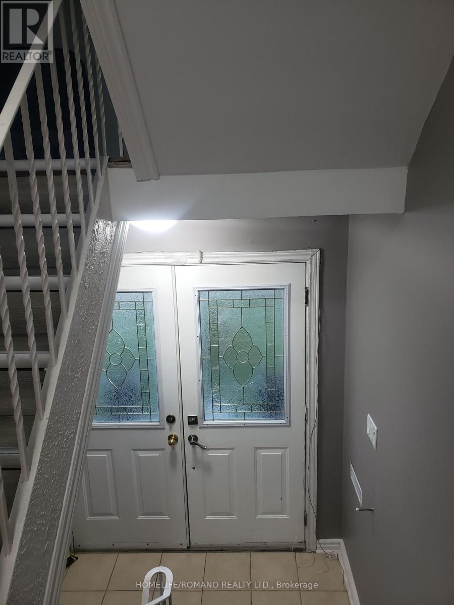 3803 Keenan Cres, Mississauga, ON L4T 3M1