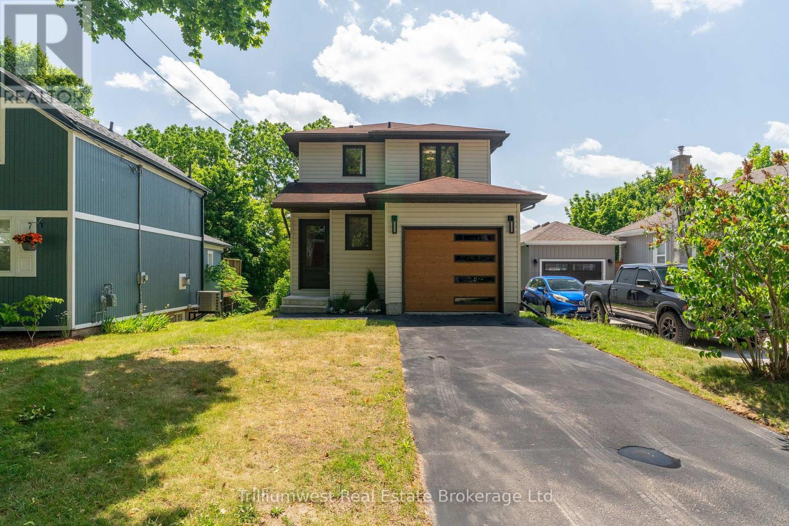 8 Chadwick Ave, Guelph, ON N1H 3E4