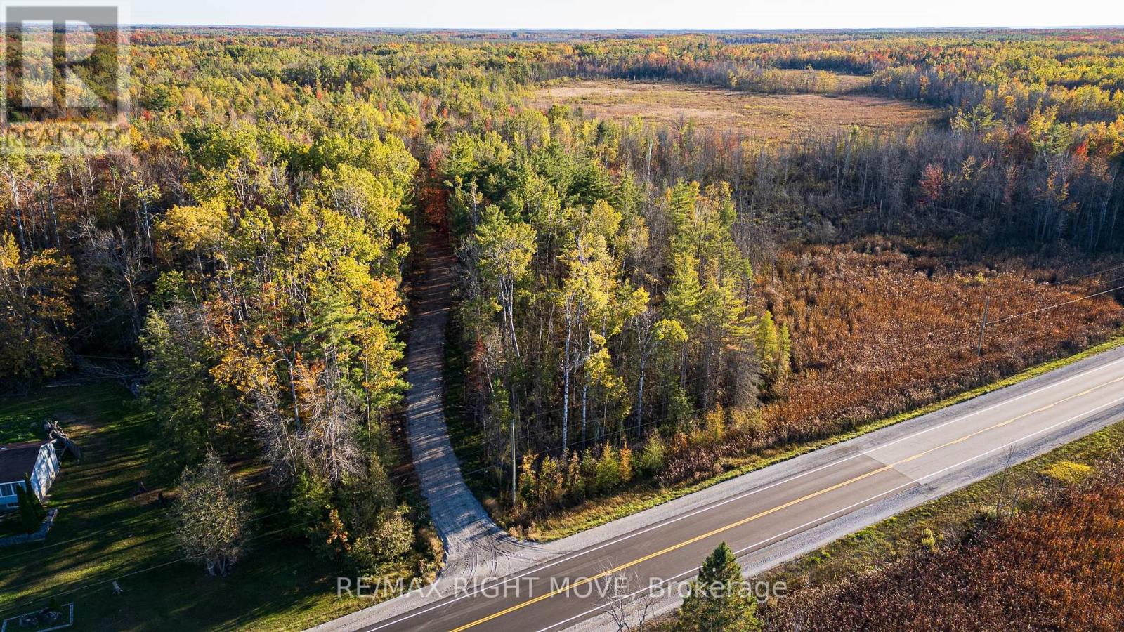 2085 Monck Rd, Ramara, ON L3V 0P6
