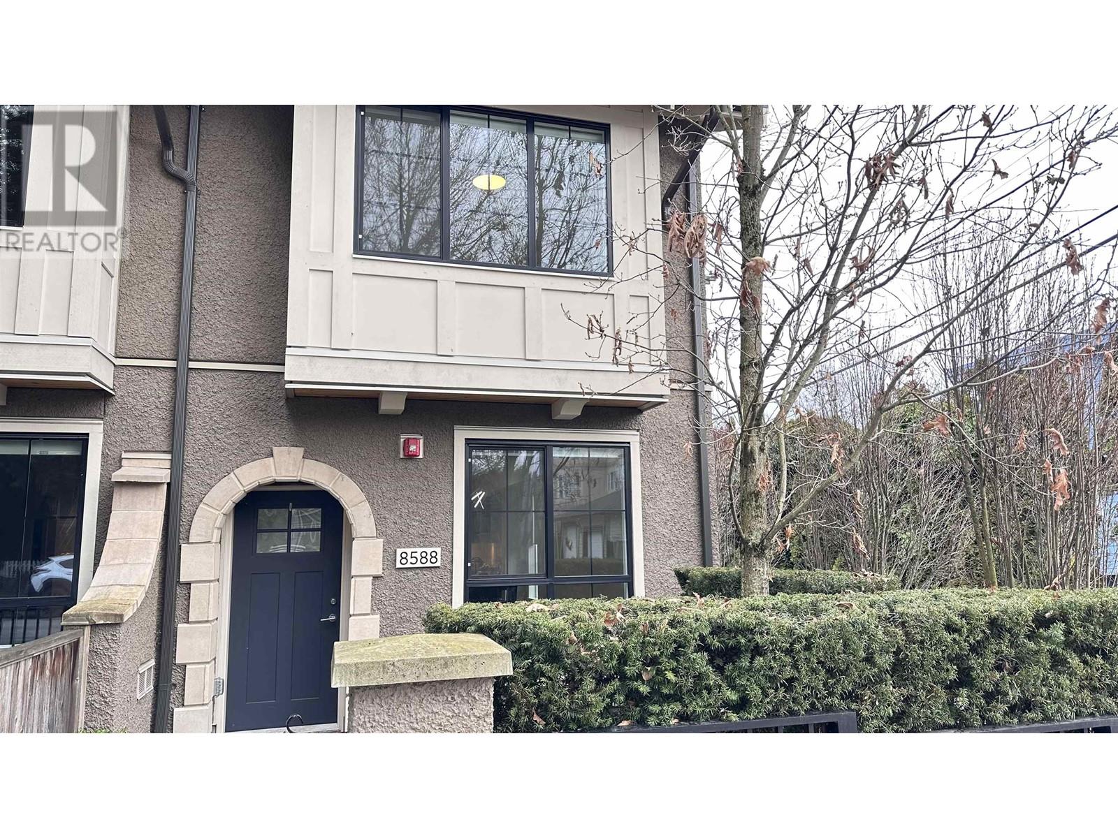 8588 Osler St, Vancouver, BC V6P 0G4