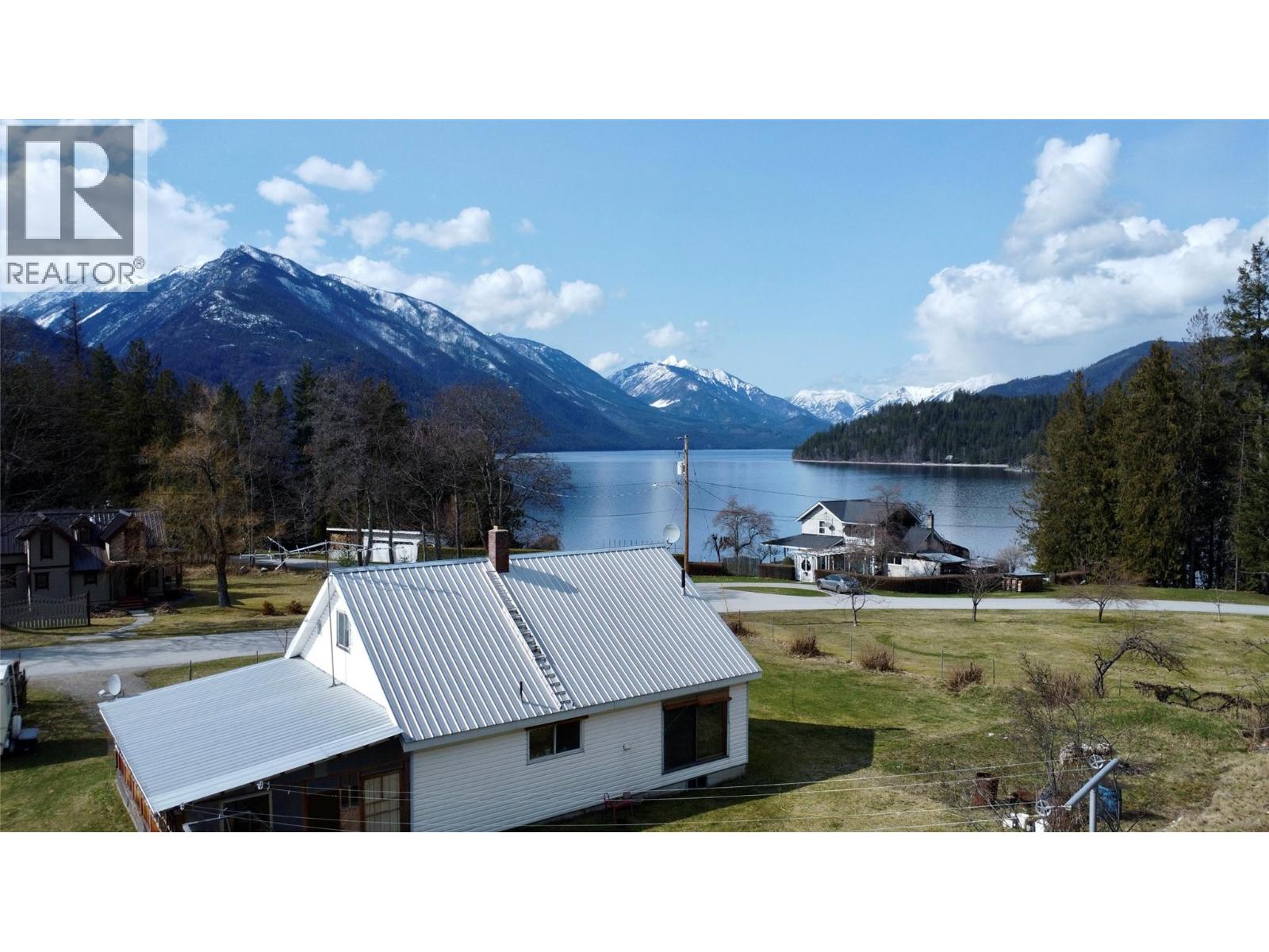 1118 Kildare St, New Denver, BC V0G 1S0