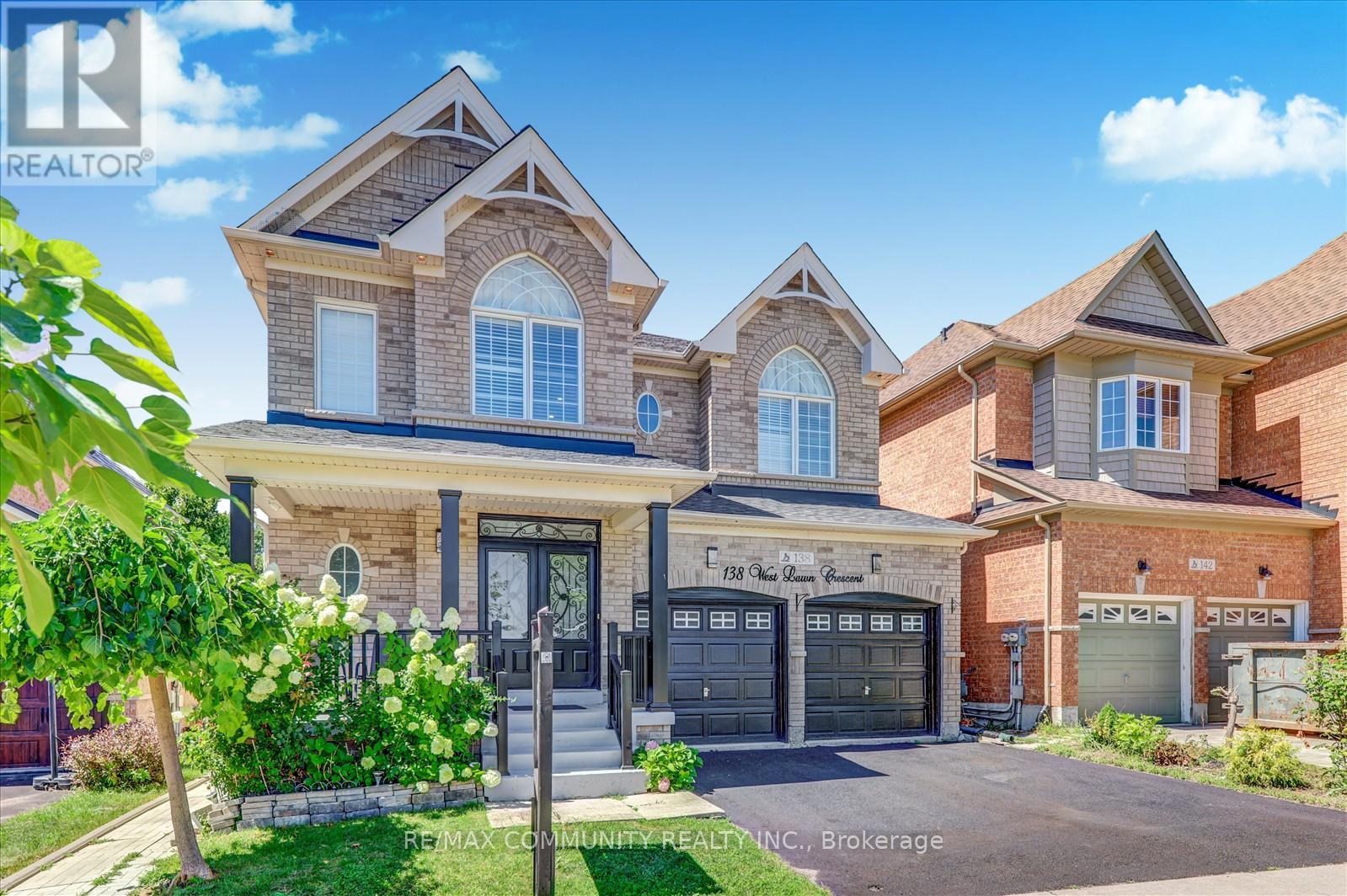 138 W Lawn Cres, Whitchurch-stouffville Stouffville, ON L4A 0B4