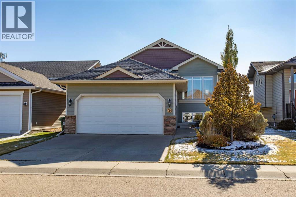 62 Larsen Cres, Red Deer, AB T4R 0J2