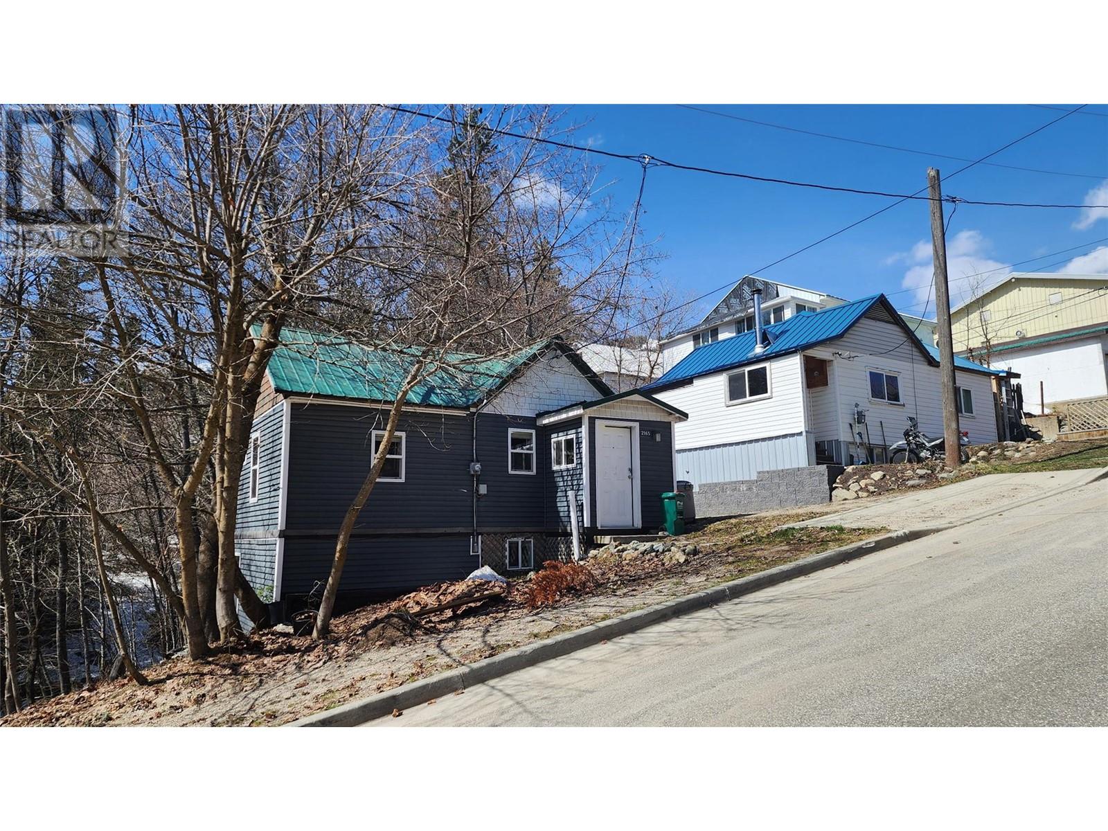 2165 Spokane St, Rossland, BC V0G 1Y0