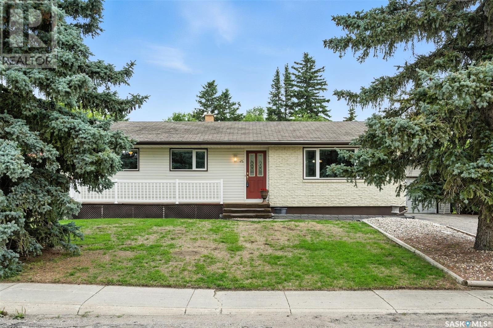 42 Calvert Cres, Lanigan, SK S0K 2M0