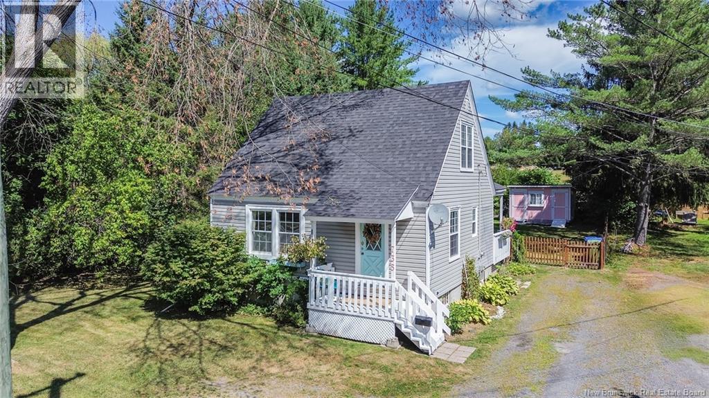 735 Maclaren Ave, Fredericton, NB E3A 3L4