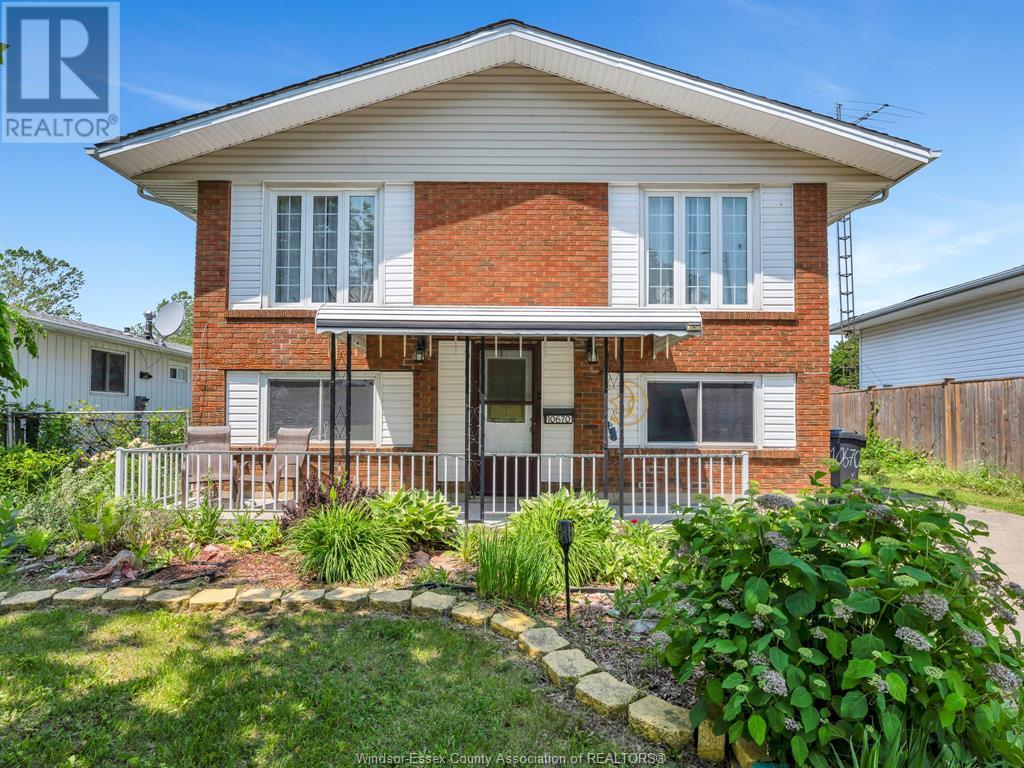 10670 Lambeth Rd, Windsor, ON N8R 1C9