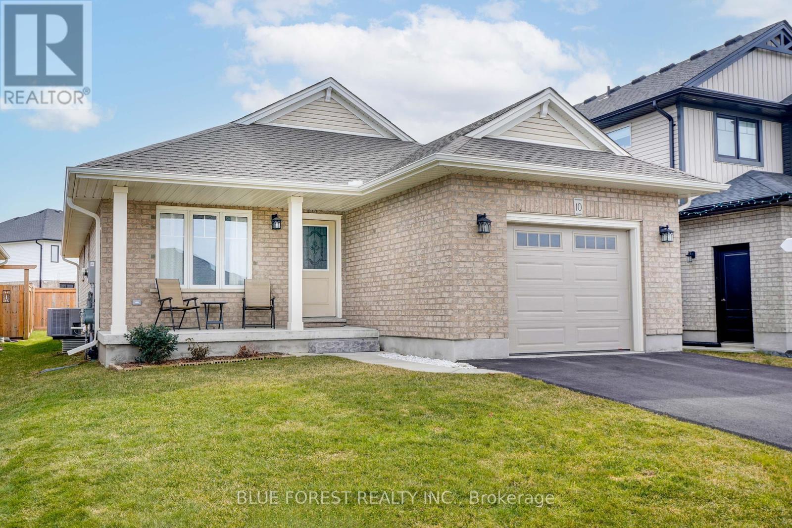 10 Auburn Dr, St. Thomas, ON N5R 0K2