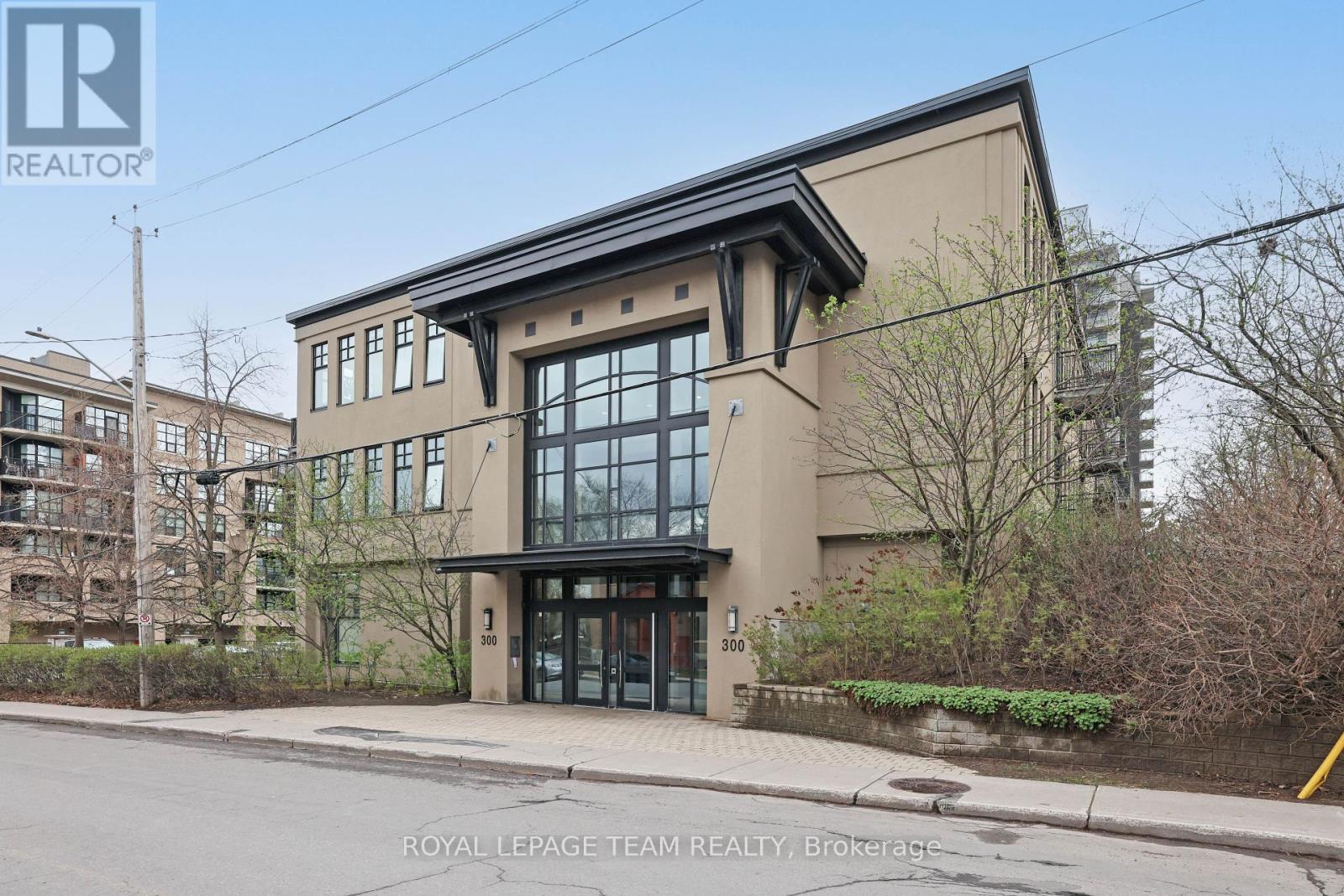203 300 Powell Ave, Ottawa, ON K1S 5T3