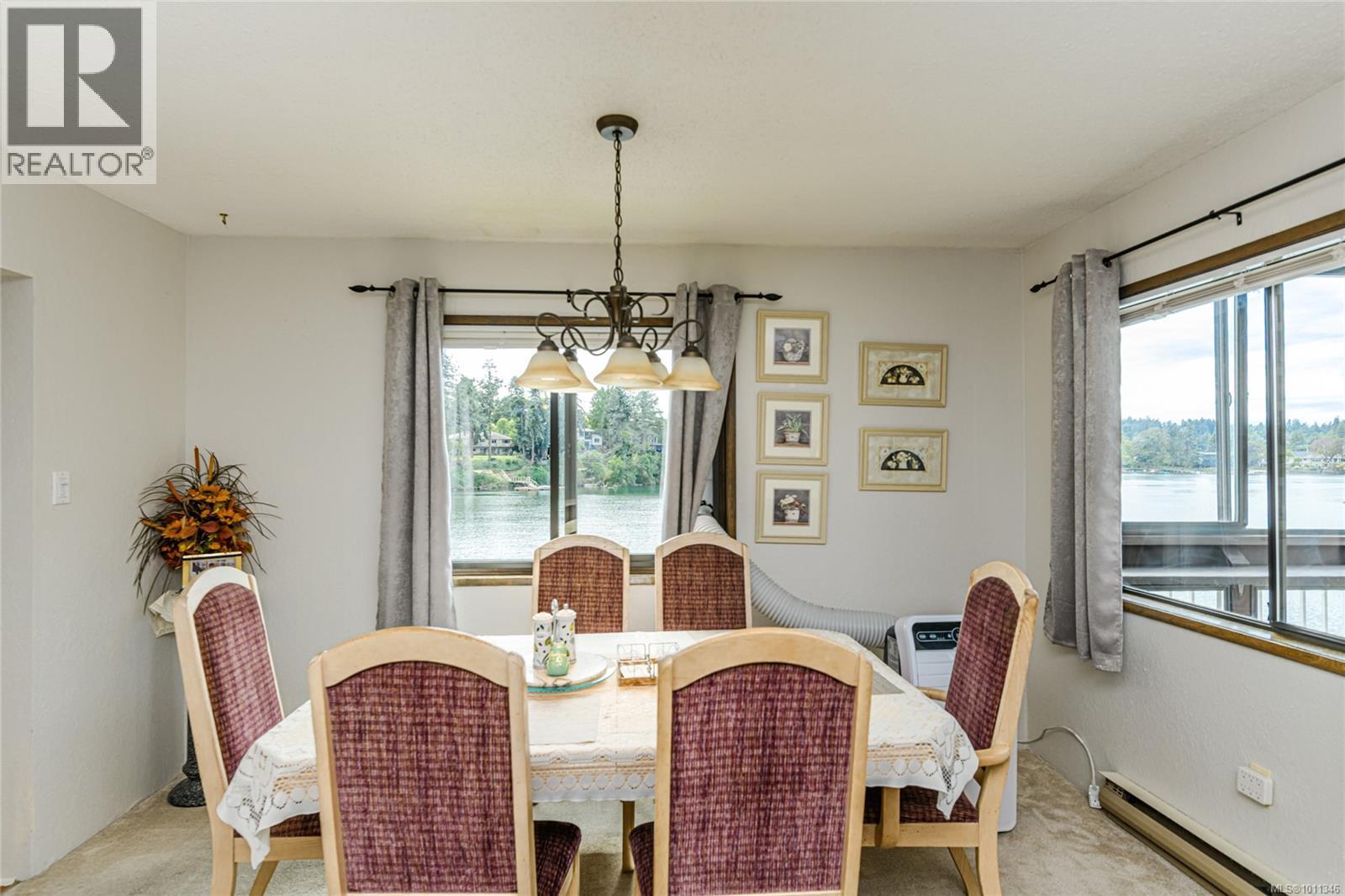 71 Gorge Rd W Unit 204 Rd, Saanich, BC V9A 1L8