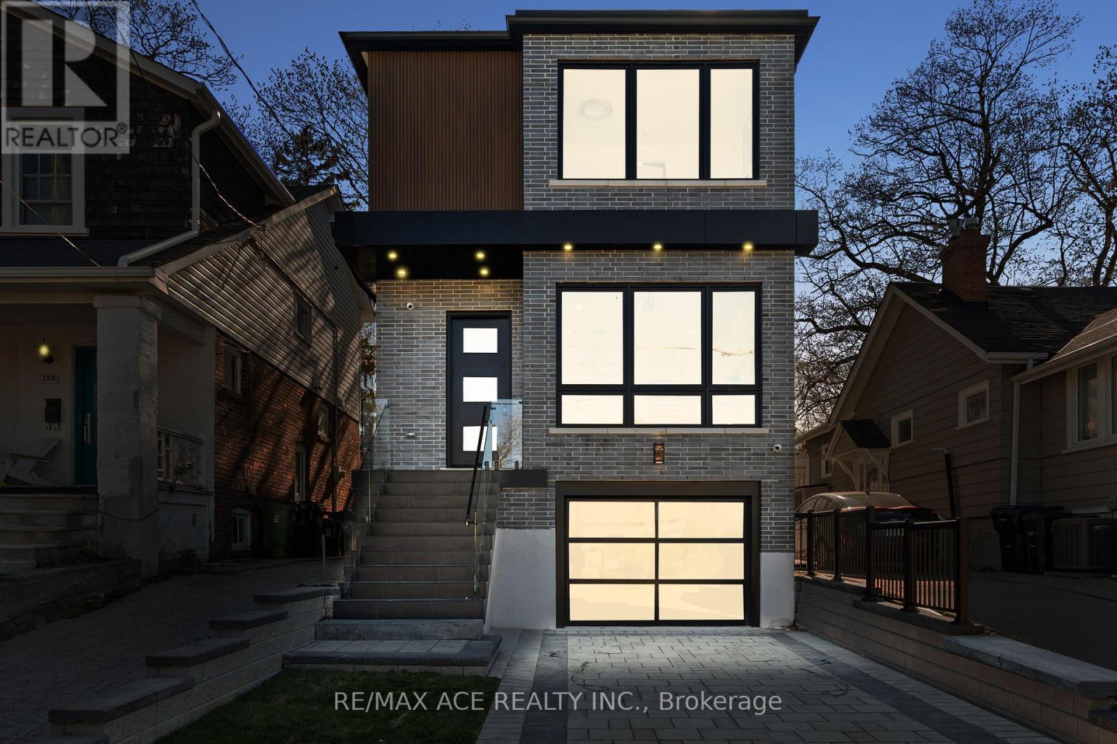 122 Warden Ave, Toronto, ON M1N 2Z4
