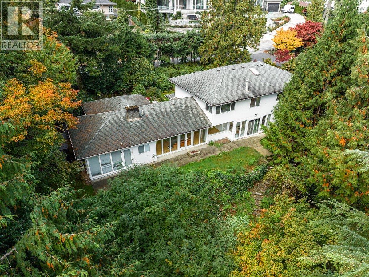 186 Stevens Dr, West Vancouver, BC V7S 1C4