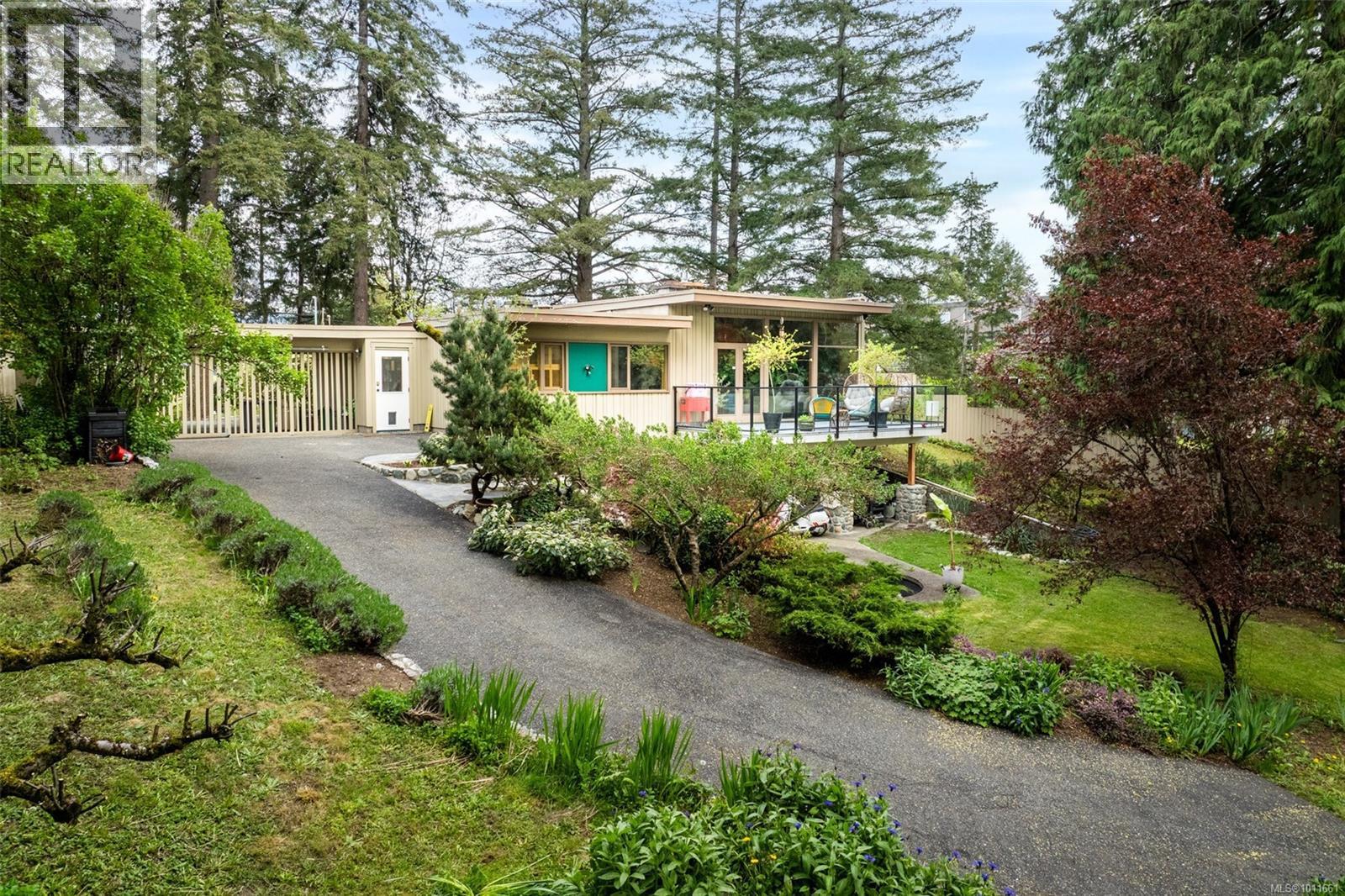 6110 Grieve Rd, Duncan, BC V9L 2H1