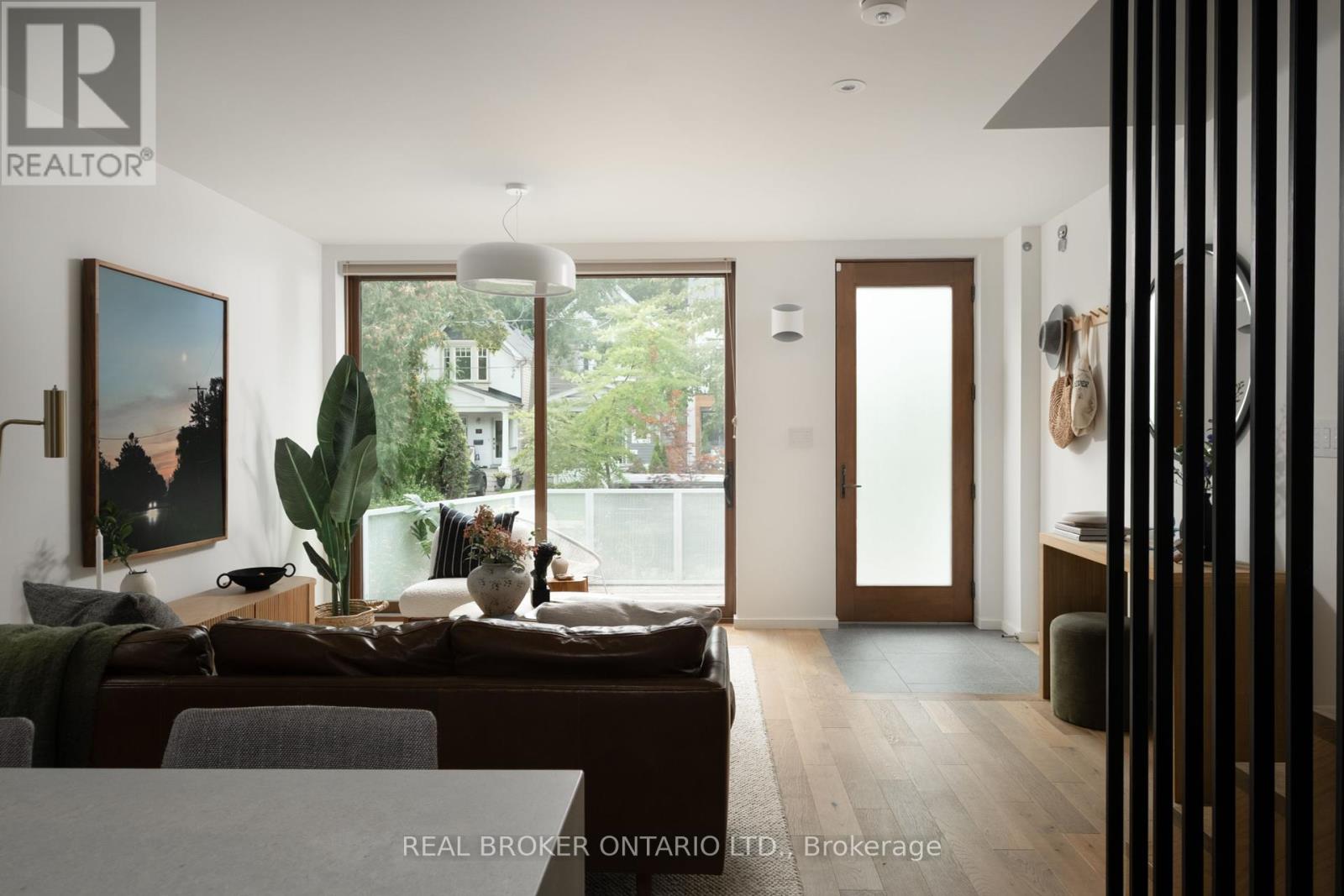 79 Eaton Ave A Ave, Toronto, ON M4J 2Z4