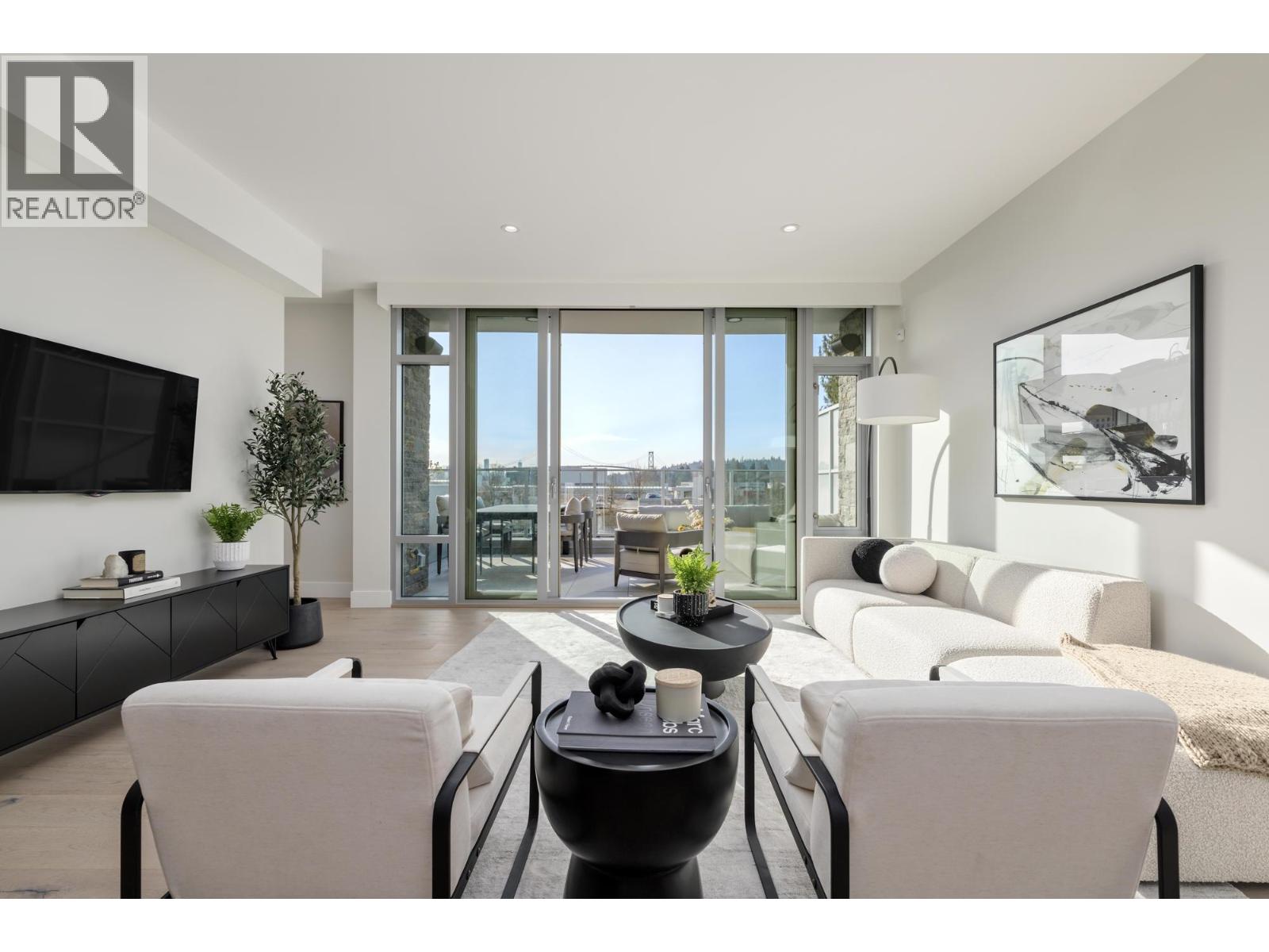 790 Arthur Erickson Pl, West Vancouver, BC V7T 0B8