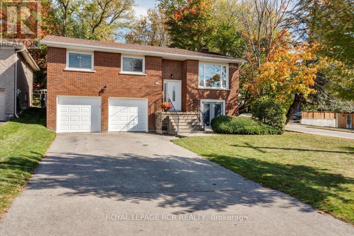 153 Stickwood Ct, Newmarket Gorham-college Manor, ON L3Y 5V2