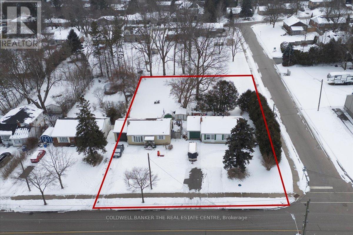 104 Eagle St, Newmarket, ON L3Y 1J2