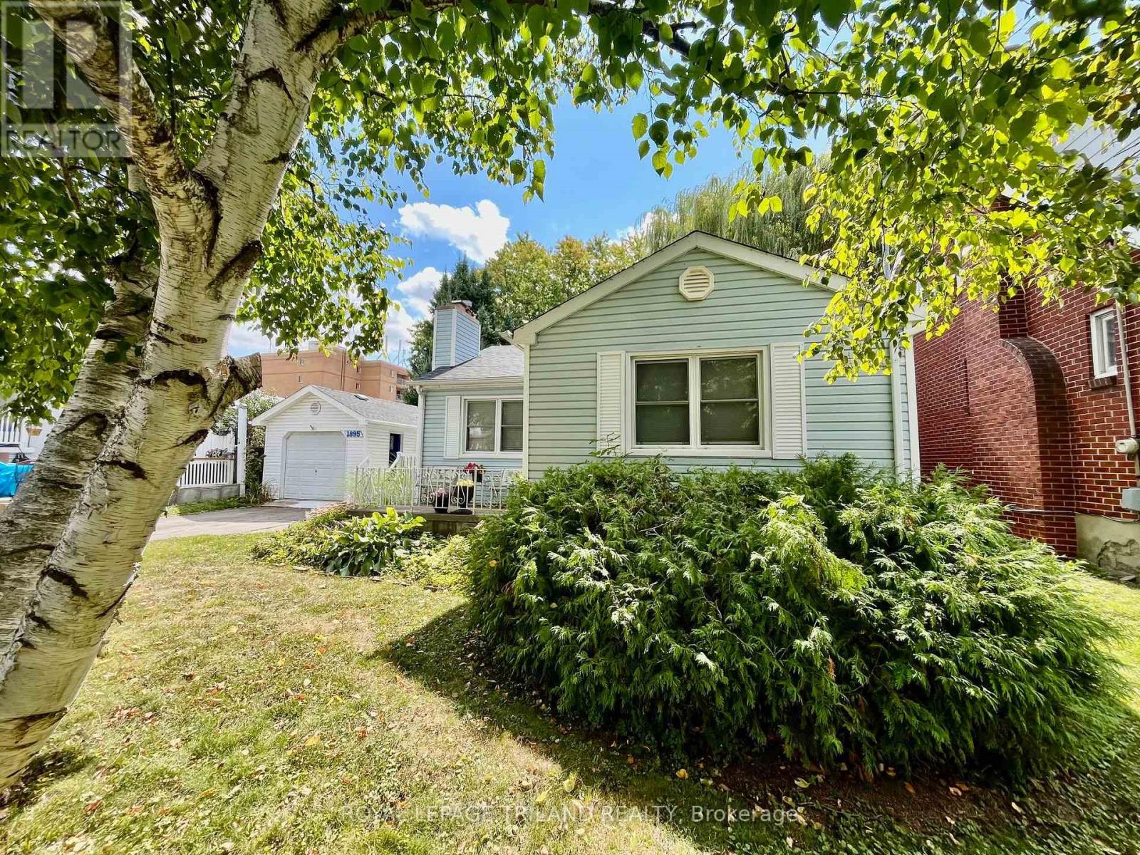 1895 Whitney St, London, ON N5W 2W6