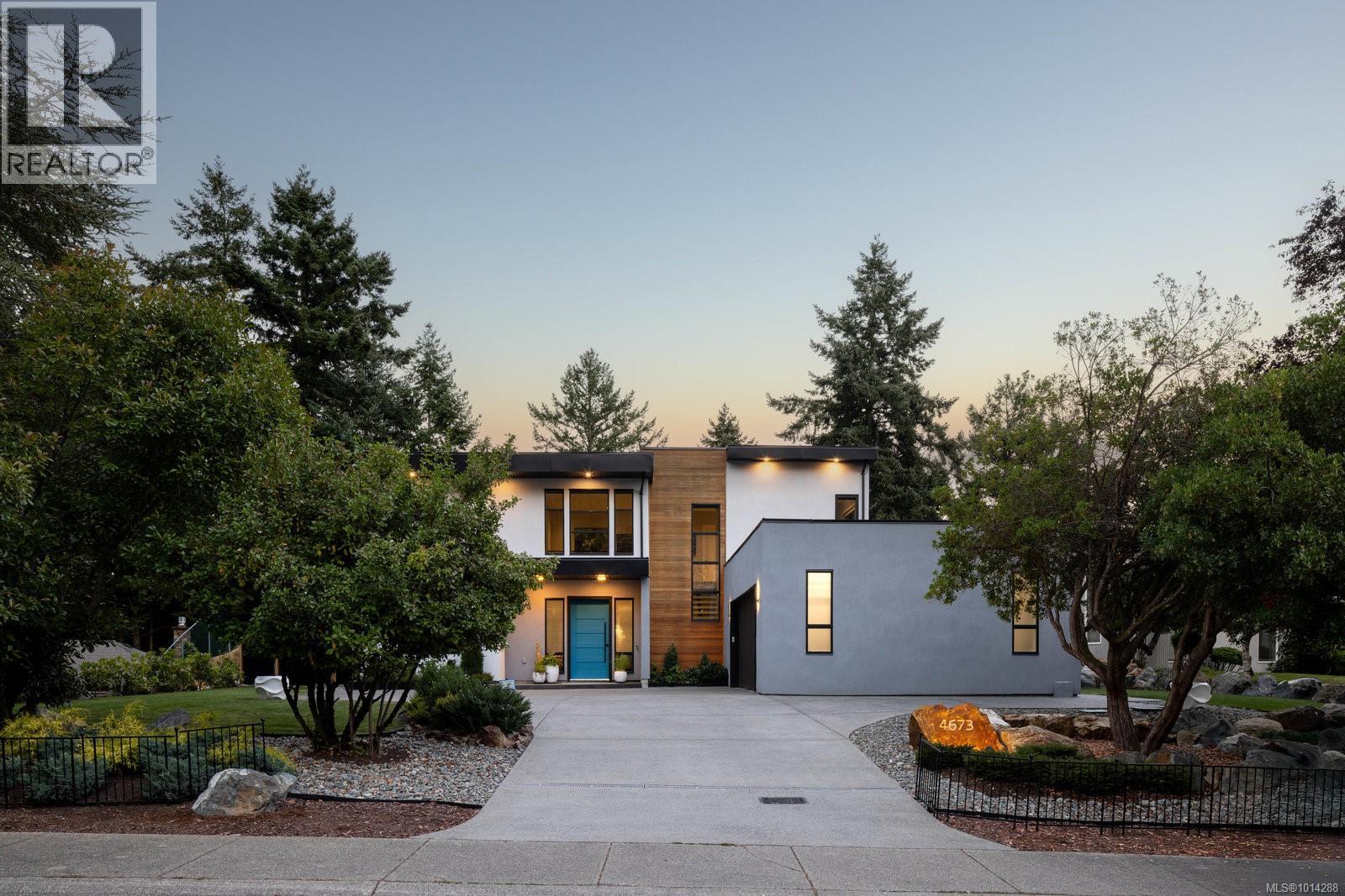 4673 Boulderwood Dr, Saanich, BC V8Y 2P8