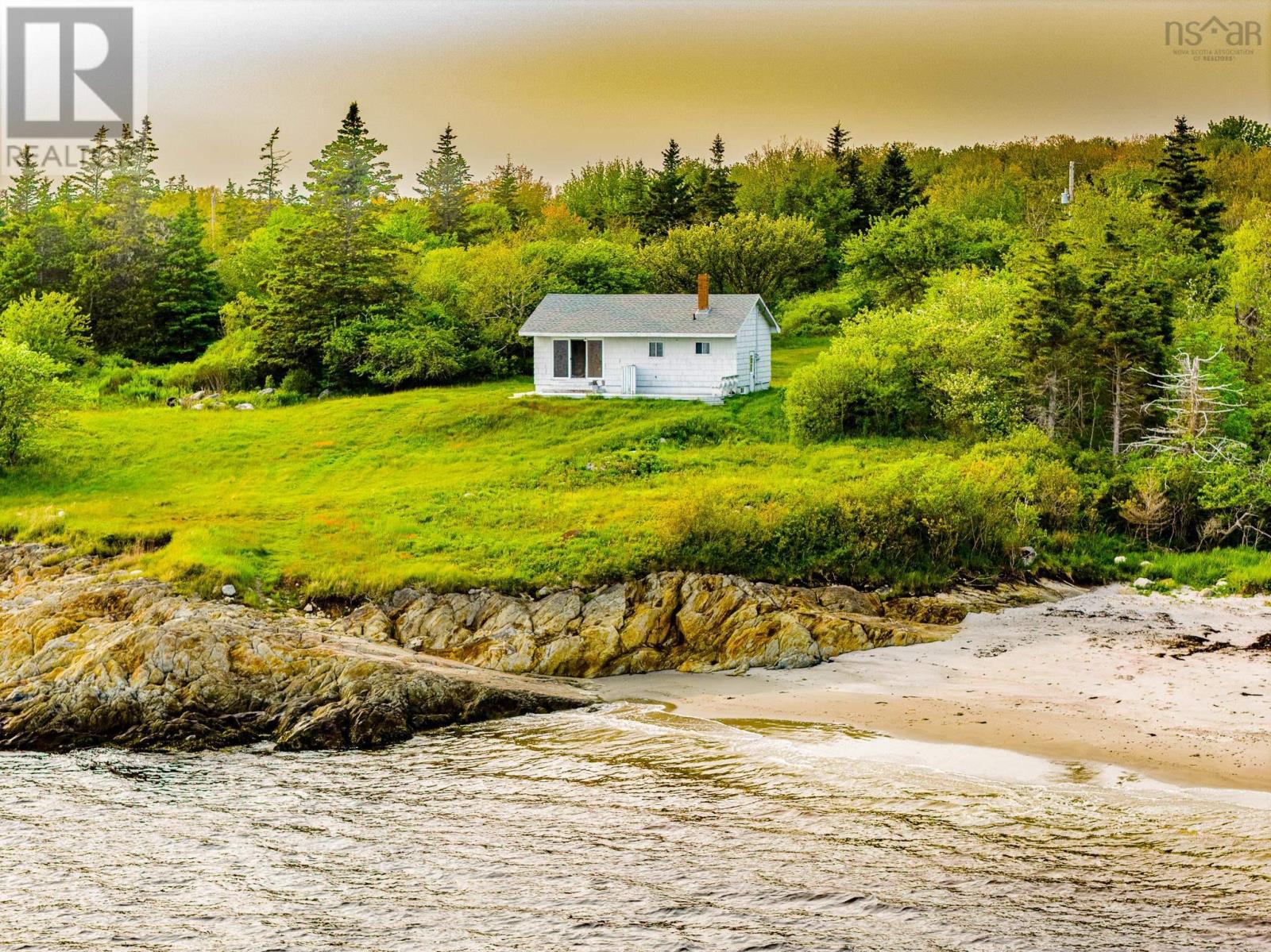 1718 Sandy Point Rd, Shelburne, NS B0T 1W0